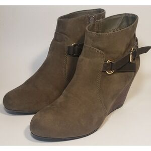 Report Galiana Women's 7 Buckle Wedge Heel Ankle Bootie Boots Oliver Green Zip